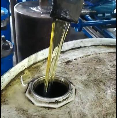 润滑油脱除环烷酸的方法